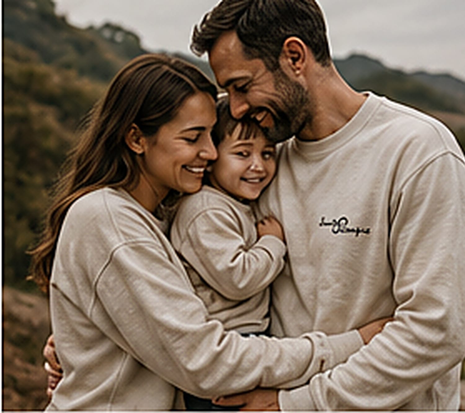 Familia reunida al aire libre
